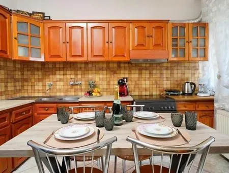 아파트 Sunside House